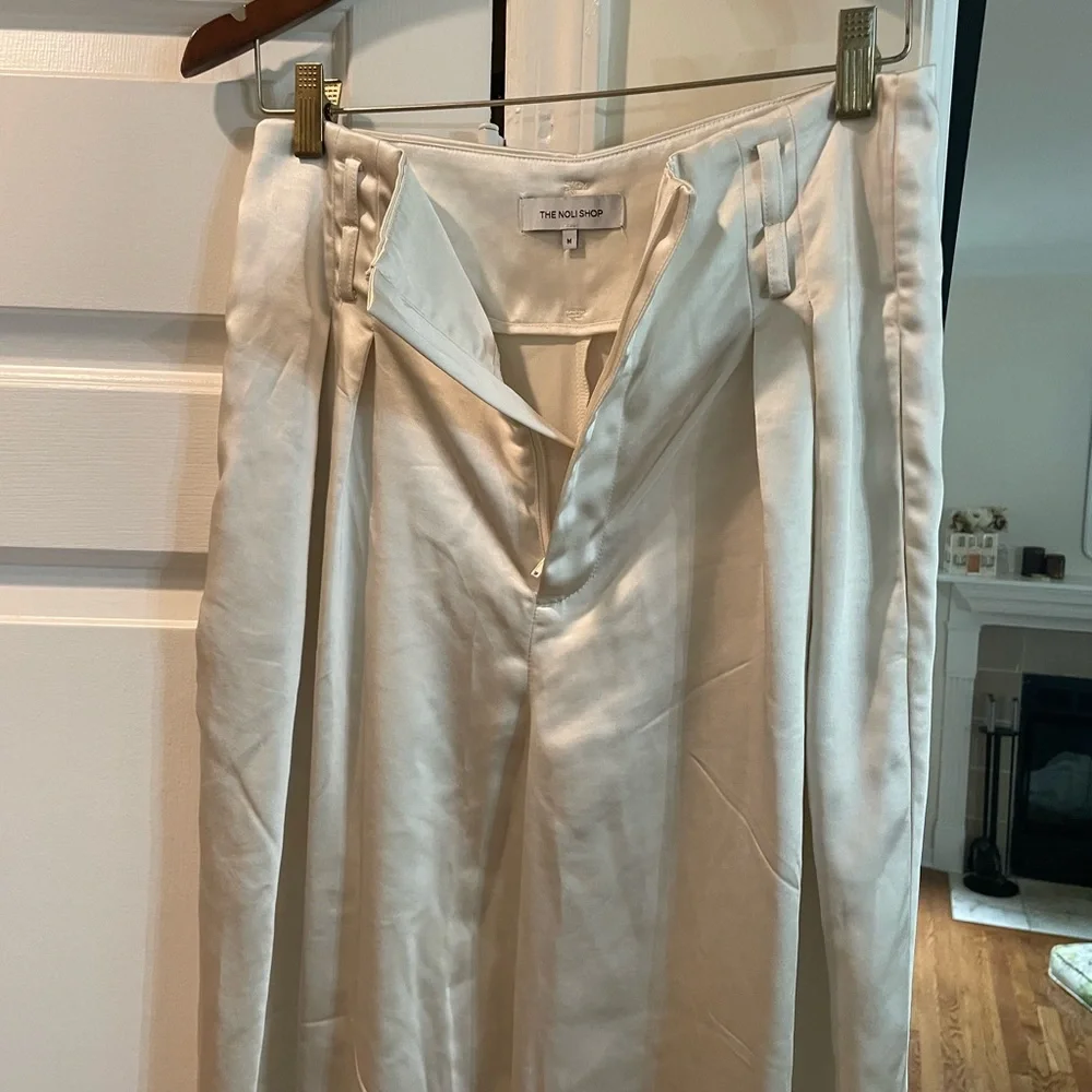 Noli Belted Pantsuit, worn once, bought on sale but wasn’t feeling the material - Picture 9 of 11